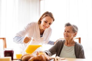 Hospice Care in Atlanta GA: Five Tips for Helping Your Family Member Continue to Eat in Late-stage Alzheimer’s